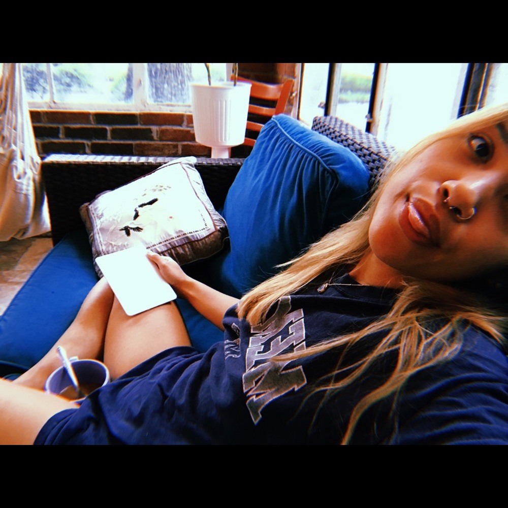 Meet your Posher, Alya